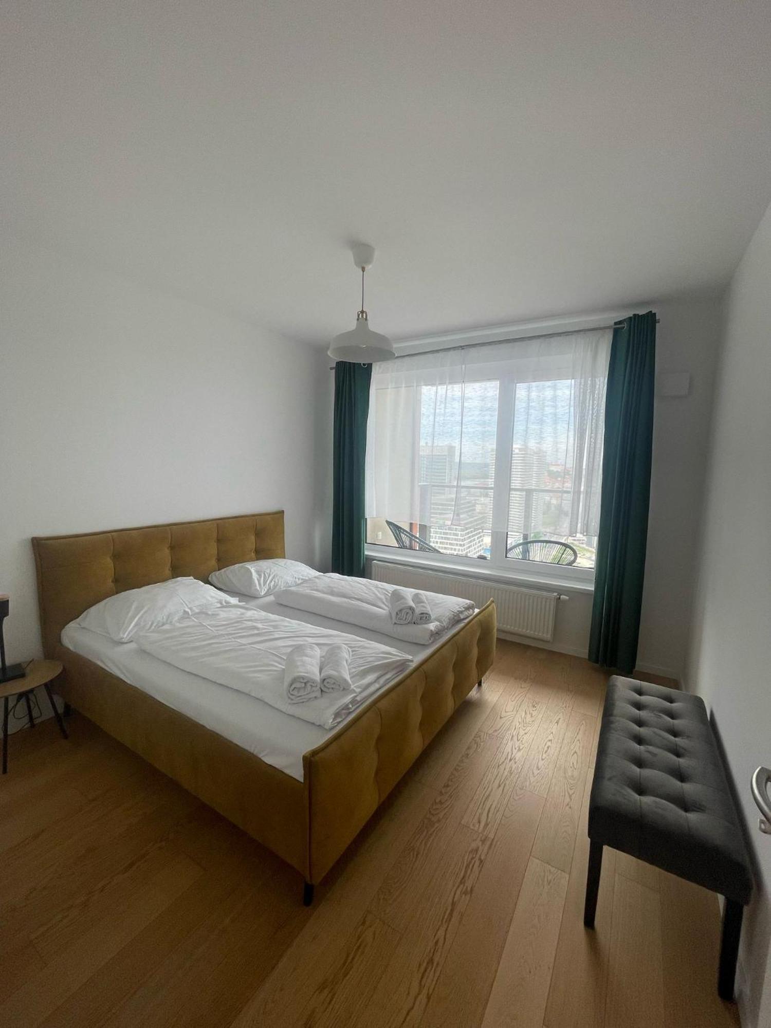 New Downtown Apartment Couple Minute From The Old Town Bratislava Exterior foto